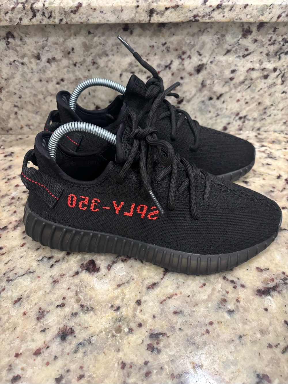 Adidas Yeezy Boost 350 V2 Bred Size M6.5 W8 brand new without box